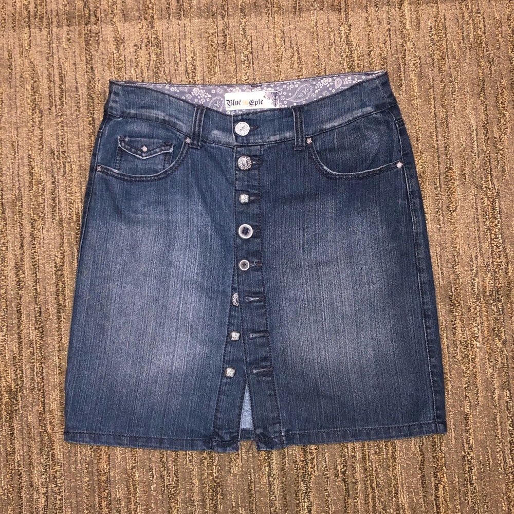 Button front denim skirt/worn once